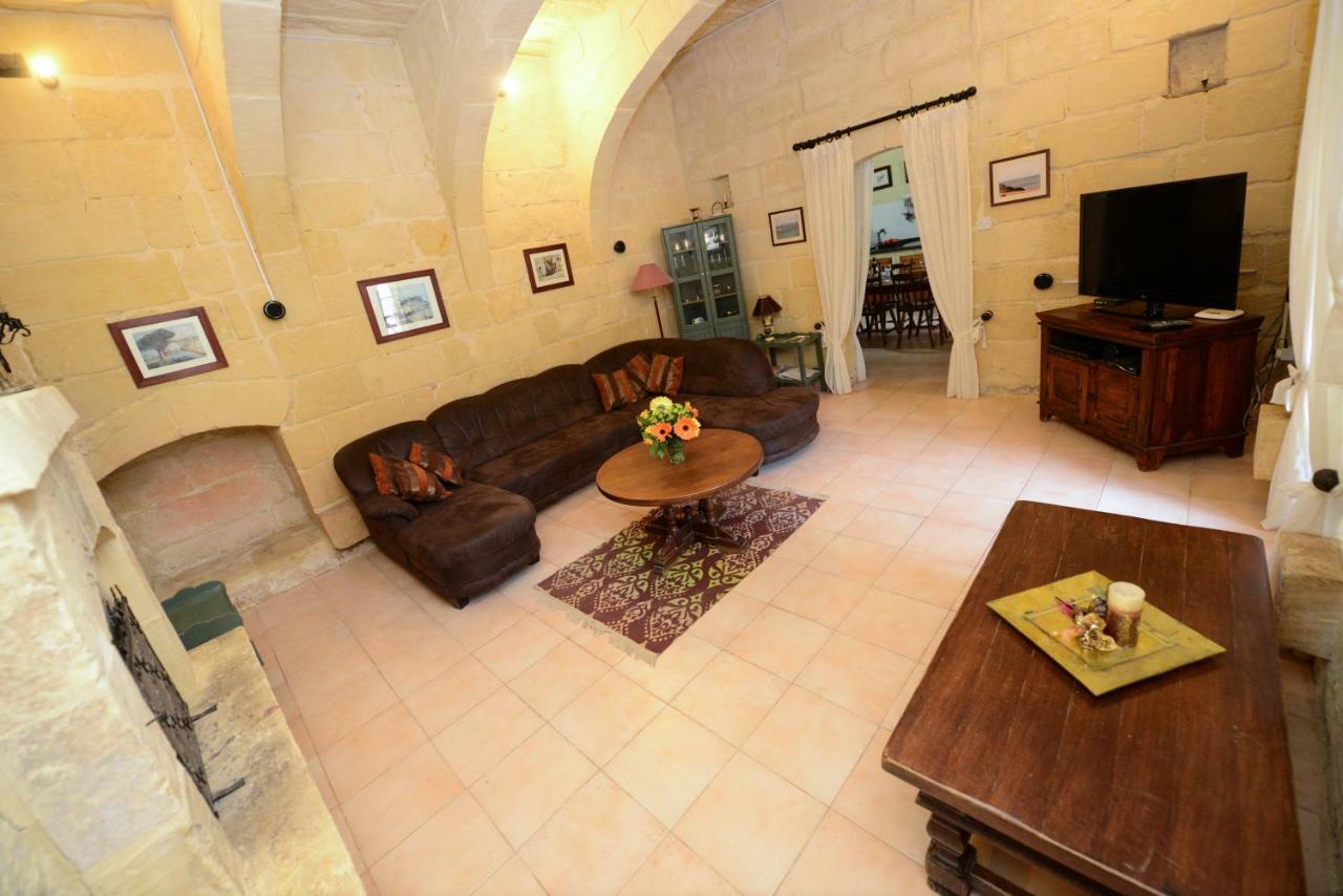 Tal-Masklu Farmhouse Gharb  Exterior photo